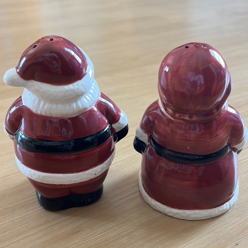 THE SANTA AND MRS CLAUSE ENCORE EDITION SALT AND PEPPER SET FROM PUBLIX 2003 EUC - Picture 2 of 8